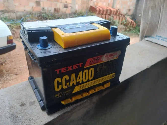 Vendo Bateria para carro de 50 amperes