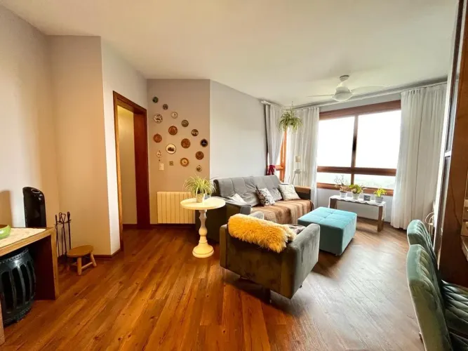Apartamento mobiliado, com vista definitiva no coração de Canela!