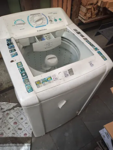 Máquina de lavar Eletrolux e Airfryer mundial