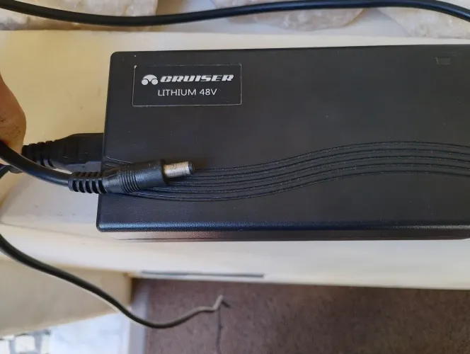 Carregador de bicicleta elétrica cruiser