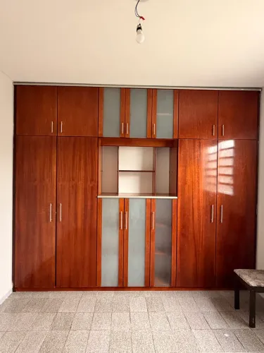 Guarda roupa de madeira maciça 3,35m x 2,75m