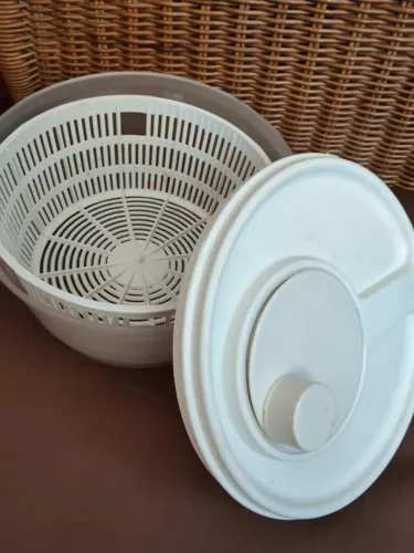 Centrifuga De Salada Secador Verduras Manual 4,5l Branco