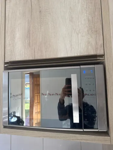 Micro-ondas Electrolux Inox com Grill 31L ME41X Painel Espelhado Blue Touch - Lindo!