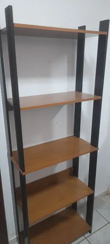 Prateleira semi nova