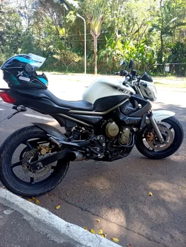 XJ6 N 2010 600cc 4 Cilindros