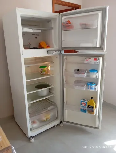 Geladeira perfeito estado sem ferrugem 