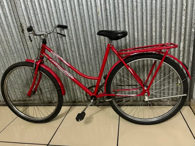 Bicicleta Monark Tropical Vermelha com Bagageiro - Com Rolamento Traseiro