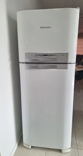 Geladeira Electrolux Frost Free branca