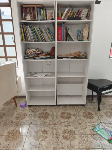 Estante de livros
