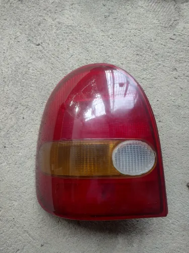 Lanterna tricolor lisa traseira esquerda (corsa 1994 até 1999)