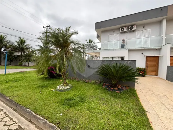 Casa com 3 quartos à venda ou para locação em Morada da praia - SP