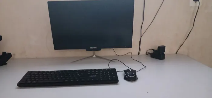VENDE-SE MONITOR,TECLADO E MOUSE POR 800 REAIS