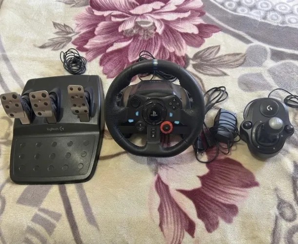 Volante Logitech G29, com Câmbio incluso