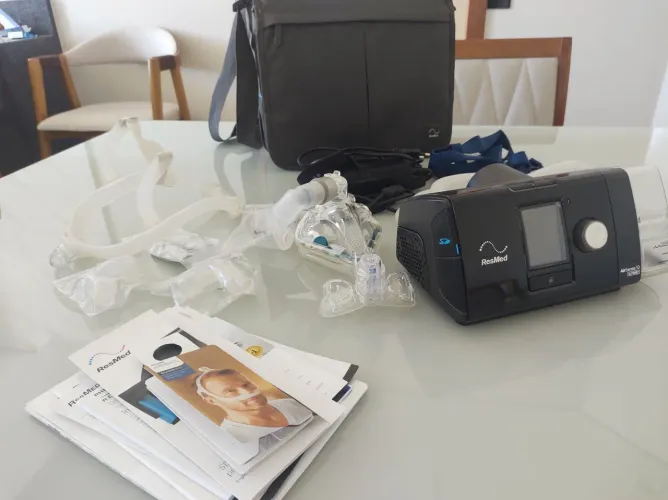 Aparelho CEPAP, nunca usado. Com duas máscaras