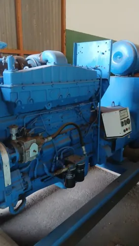 MOTOR CUMINS BOMBA INJETORA. GERADOR ESTEMAQUI WEG 450 KVA.