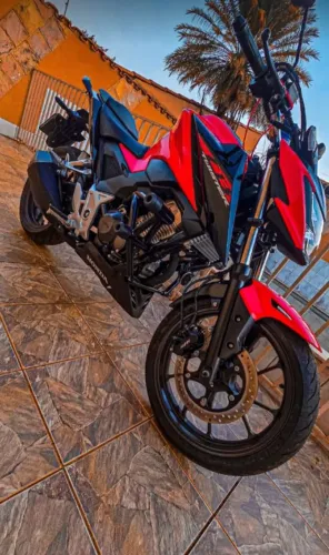 CB 300 Twister único dono, 950KM particular