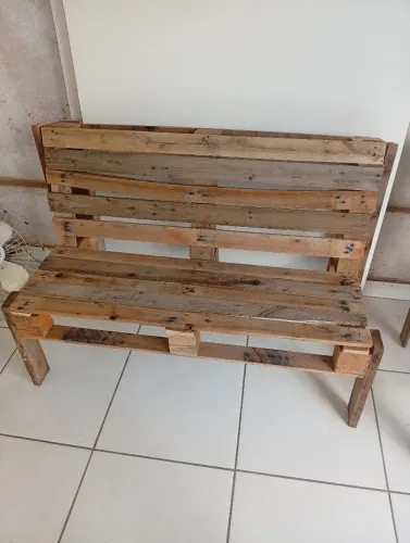 Banco de madeira 