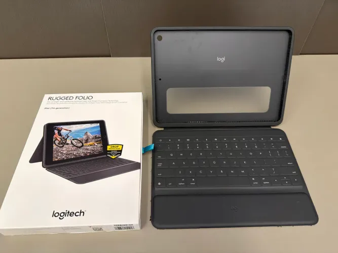 Capa com teclado para iPad 7,8,9