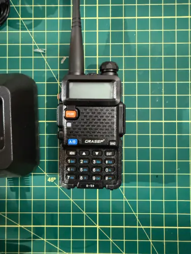 Rádio comunicador VHF/UHF