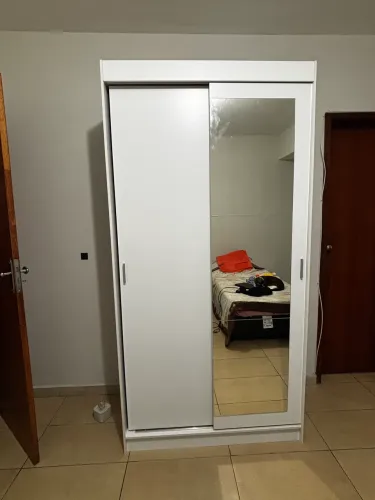 Guarda roupa de solteiro duas portas e com espelho