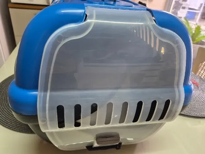 Caixas de transporte pra pets.