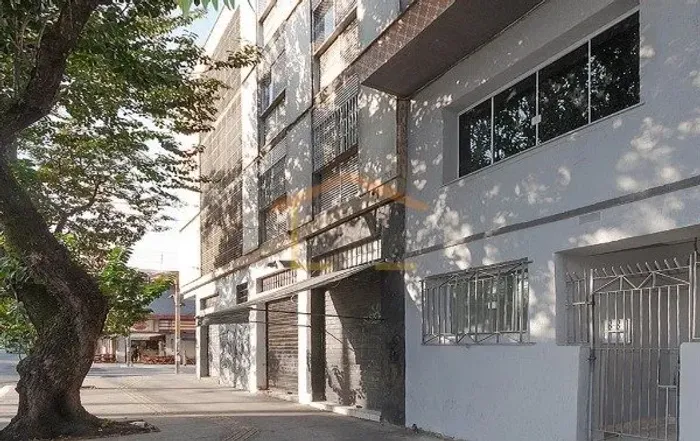 Casa comercial totalmente reformado, 6 salas amplas, 3 banheiros, copa, lavanderia e quint