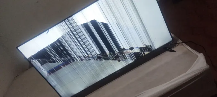 Televisão com defeito.