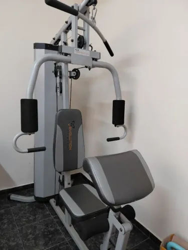 Aparelho de musculação profissional