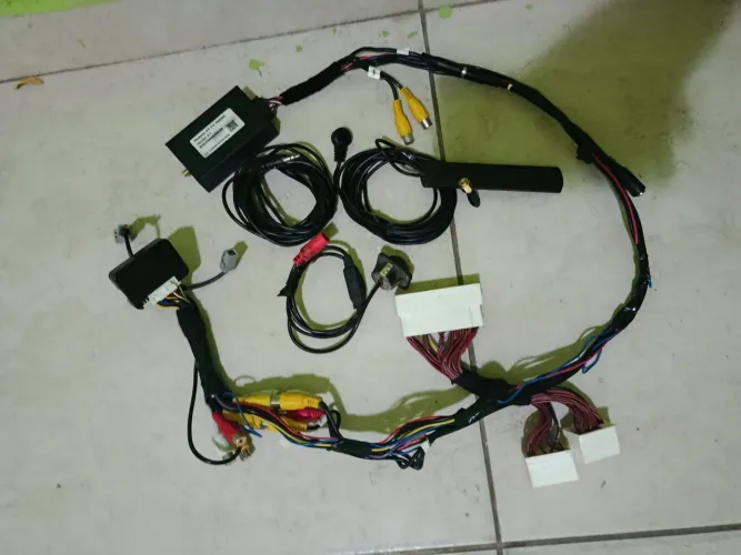 Câmera de ré, interface e receptor de tv