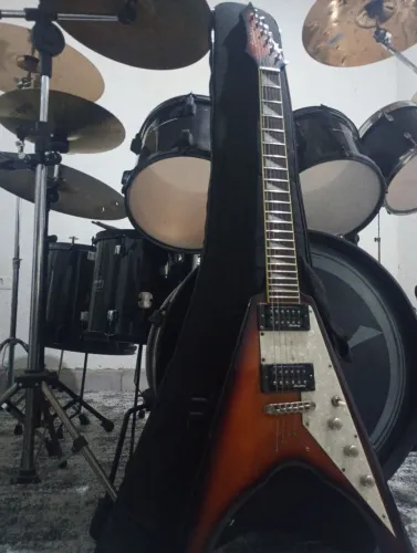 Guitarra flying v 