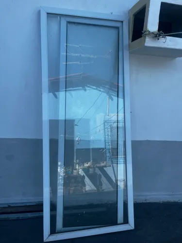 Porta de vidro!  Pra vender logo! Vendo separado também 
