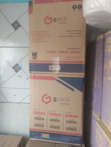 2 500 copos descartáveis