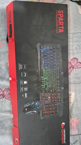 Teclado gamer e mouse