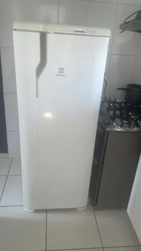 Geladeira electrolux Frost free 