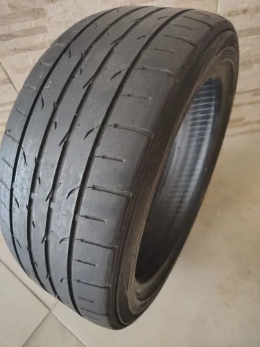 Vendo peneu 225/45/17
