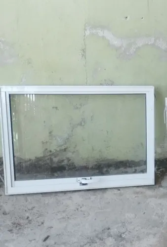 vitro Max ar medida 80 centimetro comprimento por 60 centrinho de altura