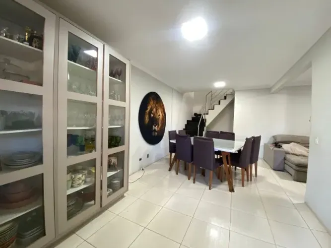 IMOBILIÁRIA NOBLE PRIME VENDE EXCELENTE SOBRADO NA QRC 3 - RESIDENCIAL SANTOS DUMONT