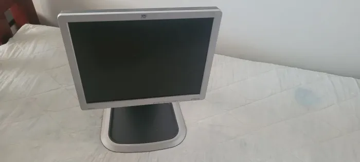 Monitor flexível HP L1750 