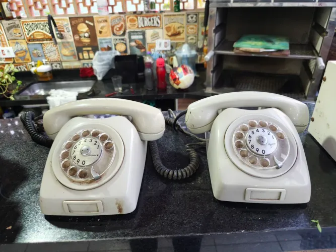 Antigo Telefone De Disco Mesa Ericsson Ctb Anos 70 / 80 Retrô Vintage