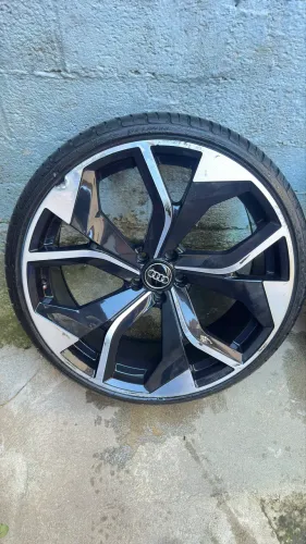 Jogo de Rodas aro 22 com Pneus Delinte Aro 22 235/30r22 Thunder D7 90w da Audi RSQ8.