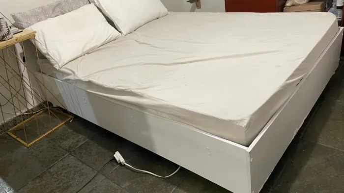 Cama de casal sem colchão