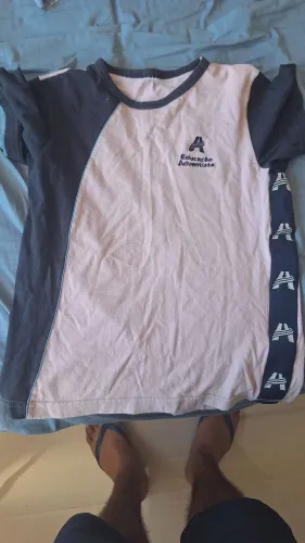 Camiseta colegio adventista usada