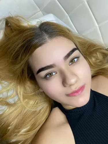 Modelo de sobrancelhas