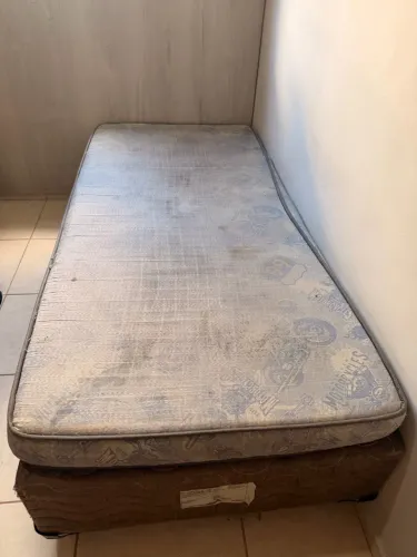 Cama solteiro com base