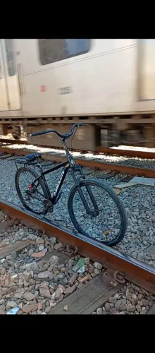 ABSOLUT NERO 5 PRETA QUADRO NOVO, MT 200 TRASEIRO MANETE DIANTEIRA GTA, FAÇO ROLO EM OUTRA