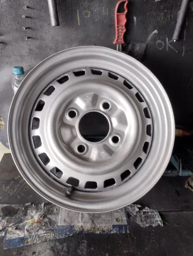 1 roda dê Fusca aro15sem câmara