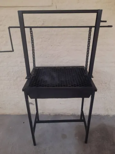 CHURRASQUEIRA CHAPA GROSSA MEDINDO 50X40 