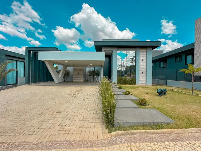 Belíssima Casa à Venda no Condomínio Vitória Golf R$4.200.000,00
