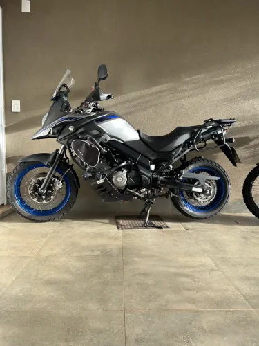 SUZUKI V-STRON 650 XT