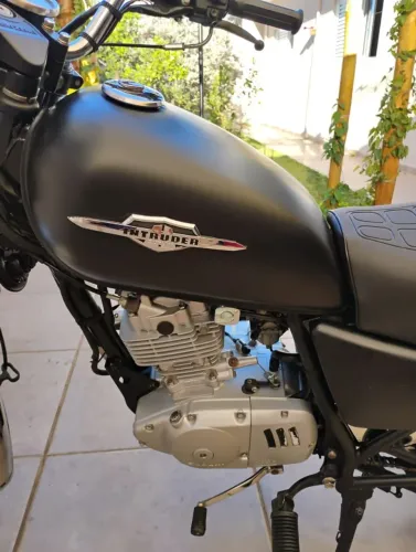 Vende-se intruder 125 - 2009.